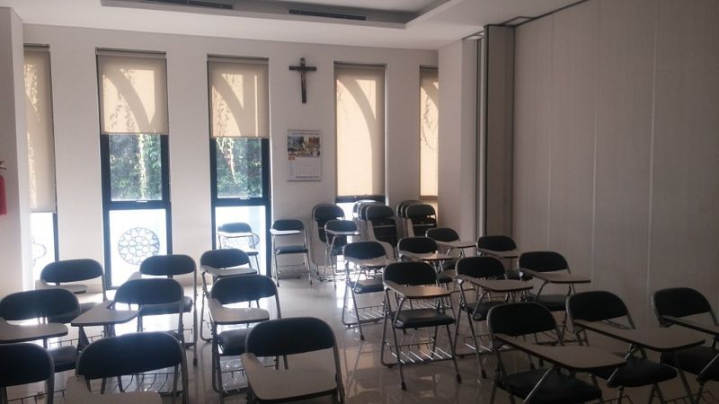 Diretor de escola cristã recebeu pagamentos por matrícula garantida, dizem autoridades