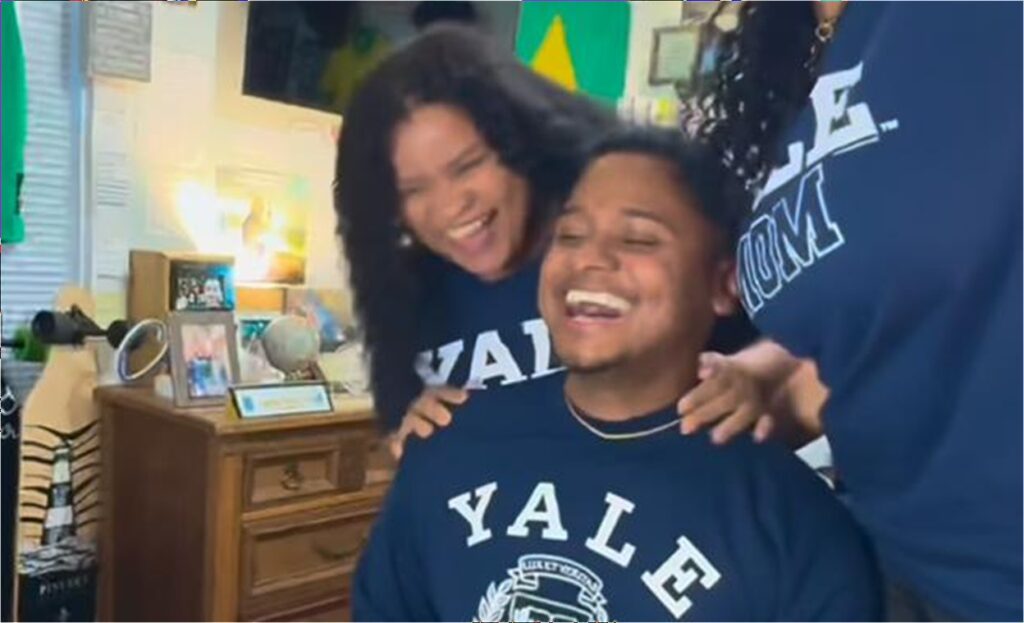 Jovem louva a Deus por bolsa integral em universidade dos EUA