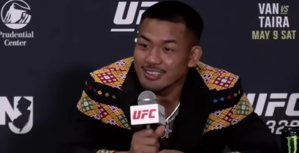Lutadores do UFC 328 dão glória a Jesus Cristo após vencer lutas