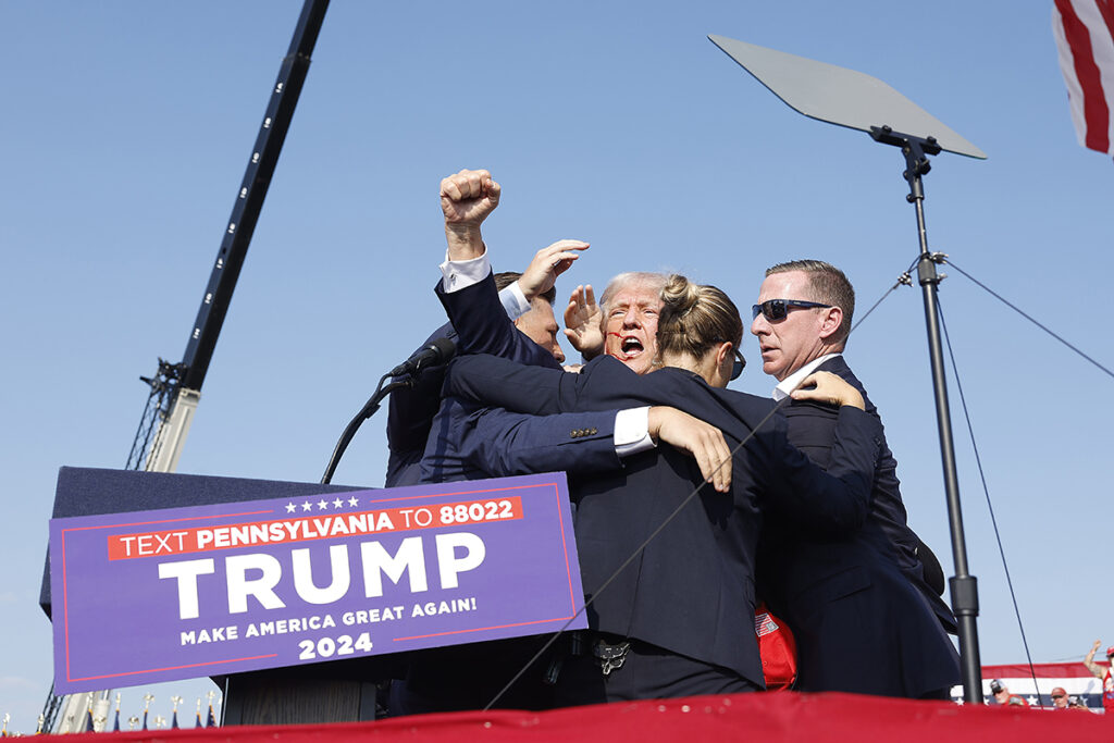 Quase um terço dos americanos está cético em relação às tentativas de assassinato de Trump: pesquisa
