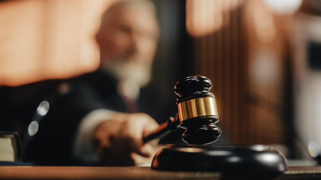 Tribunais da Califórnia testando funcionário de IA para ajudar os juízes na preparação do caso