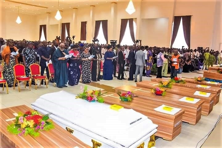 4 condenados em ataque no domingo de Pentecostes que matou 41 fiéis