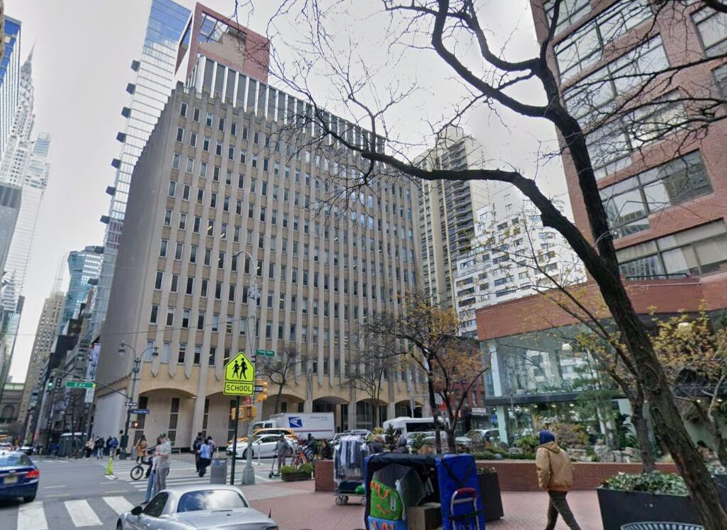 A Igreja Episcopal busca descarregar a sede de Manhattan em aluguel de terreno para moradias populares