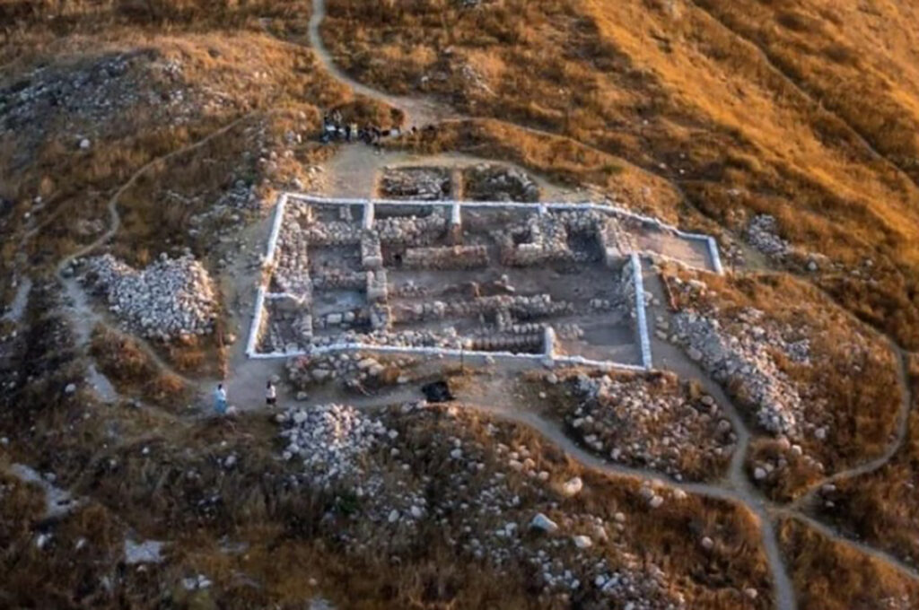 A pedra da antiga mansão israelita pode fornecer evidências da reforma bíblica do rei Ezequias