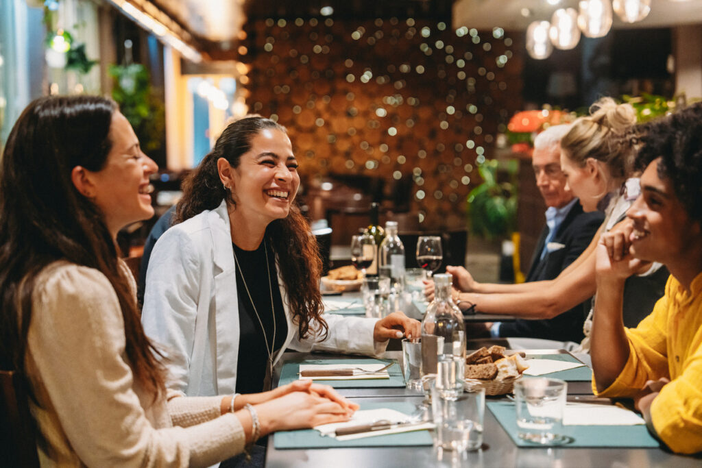 A tendência dos restaurantes somente para adultos não é odiar crianças