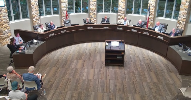 Cidade do Texas declara marido, esposa e filhos como 'alicerce fundamental' da sociedade em proclamação
