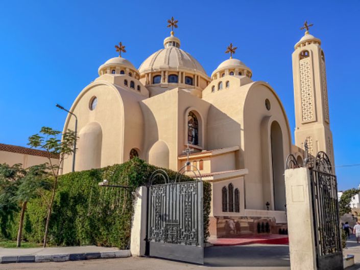 Cristãos celebram legalização de 191 igrejas e edifícios no Egito
