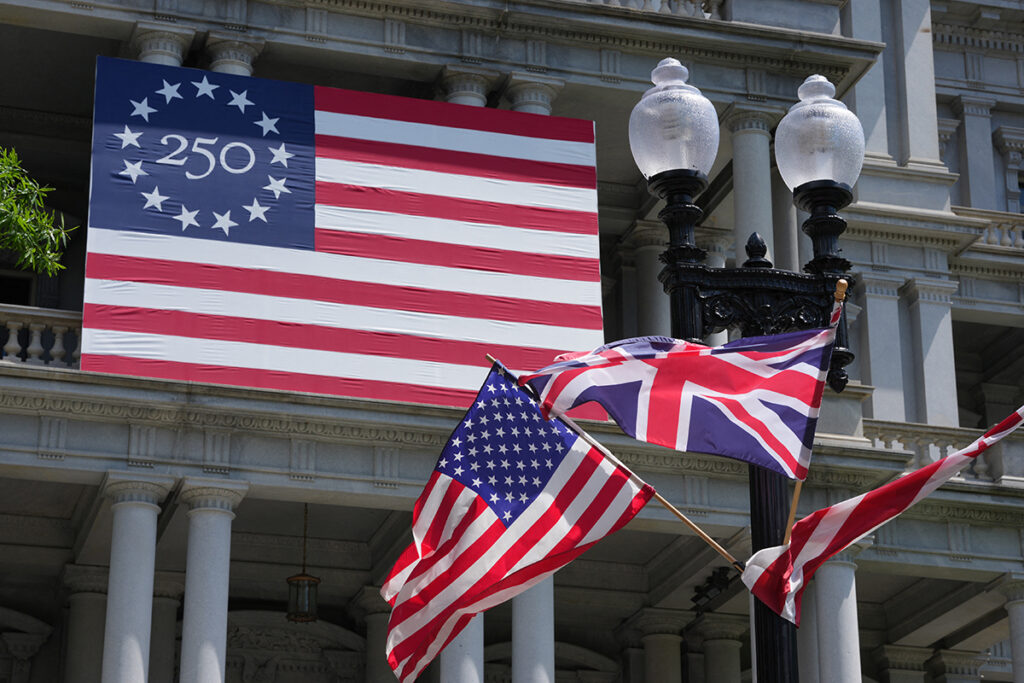 Dia da Bandeira: 7 curiosidades sobre a bandeira americana e sua história