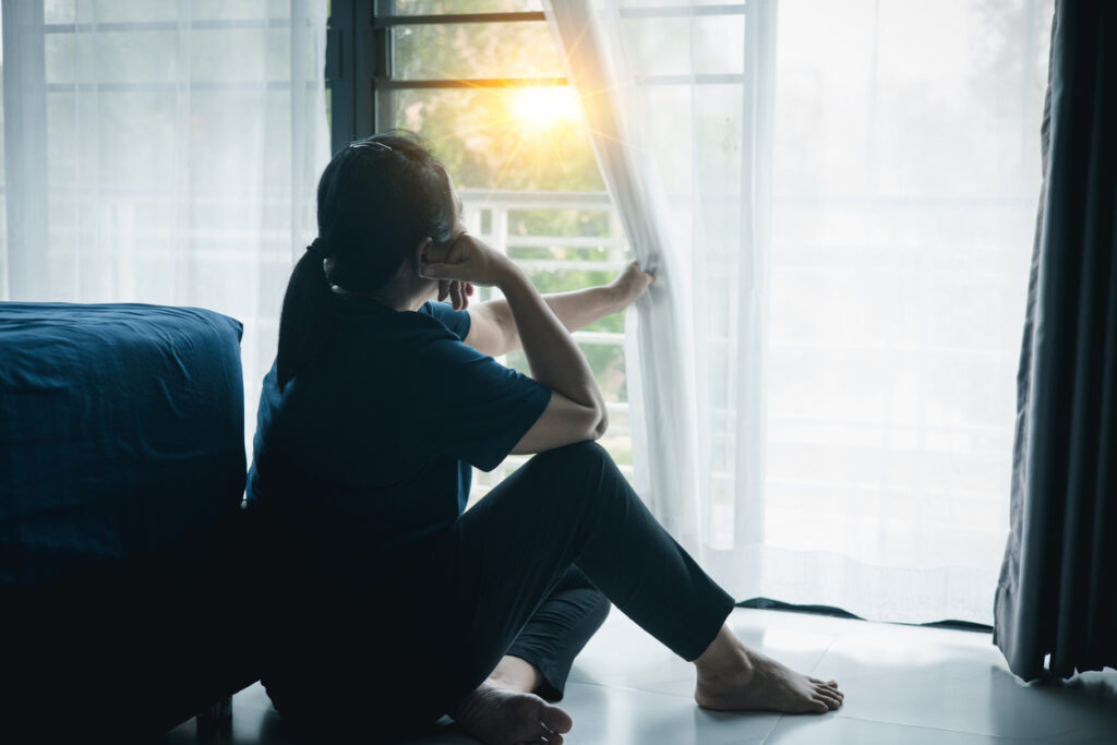 Duas vezes viúvo: Por que o apoio desaparece 6 meses após uma tragédia?