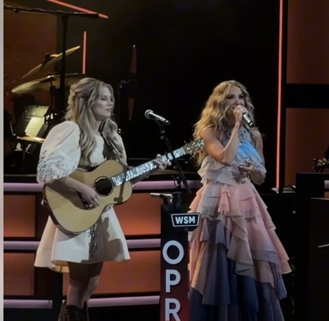 Hannah Harper se apresenta com Carrie Underwood no Grand Ole Opry, graças a Deus pelas orações respondidas