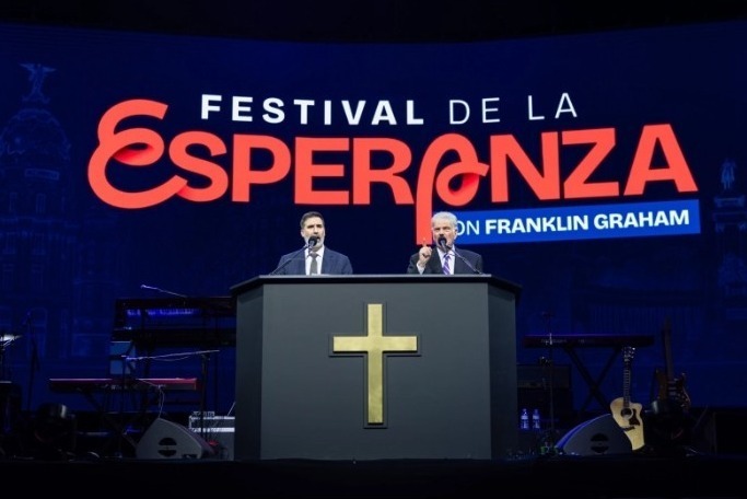 Milhares de pessoas participam do Festival da Esperança em Madri da BGEA para ouvir a mensagem do Evangelho