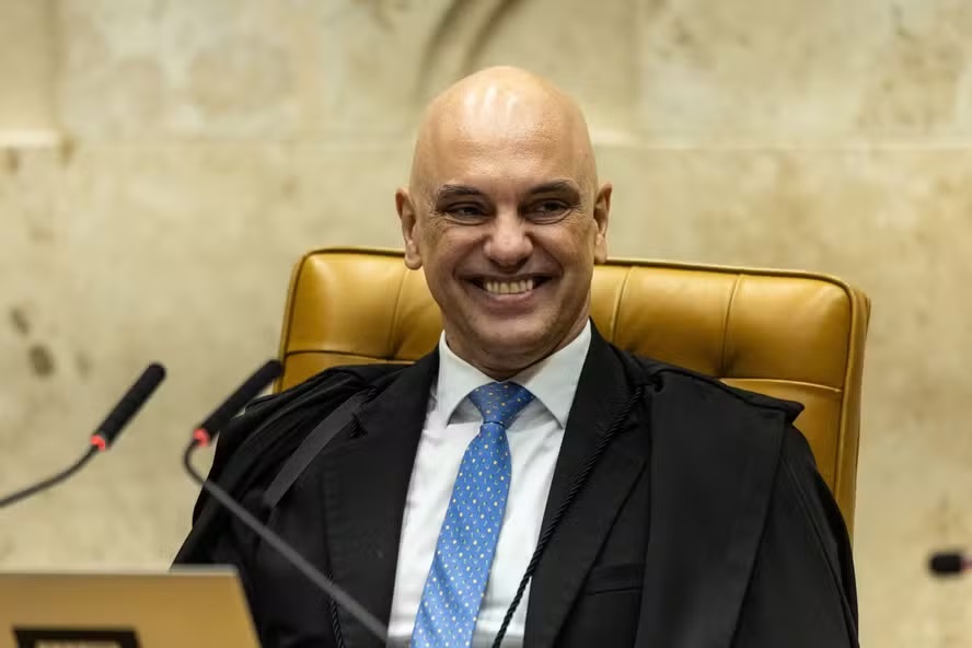 Moraes cita Papa para defender a regulação das redes sociais