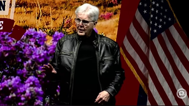 O tenente-governador do Texas, Dan Patrick, diz que James Talarico está ‘indo para o inferno’ por blasfêmia