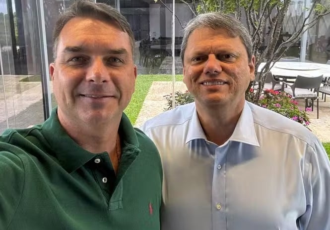 Perfis anônimos investem mais de R$ 1 milhão em ataques políticos