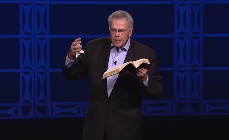 Por que você gostaria de James Robison em sua trincheira: uma homenagem a um evangelista corajoso