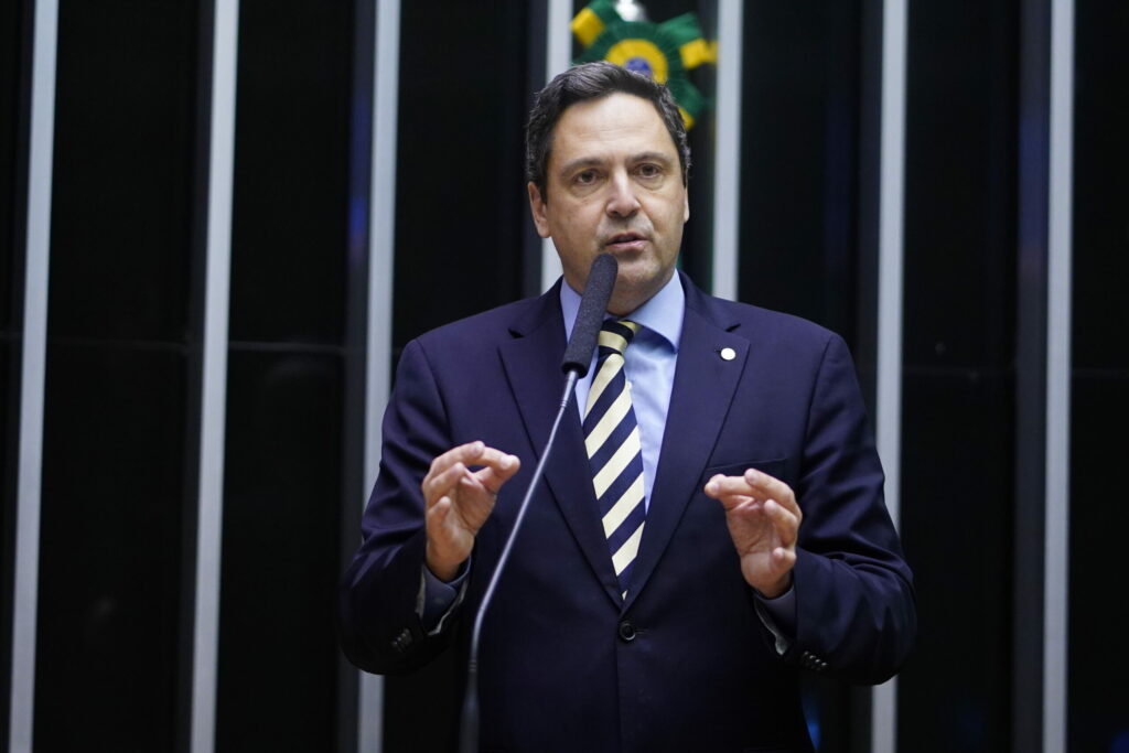 "Racismo religioso"? Deputado é denunciado à PGR por opinião