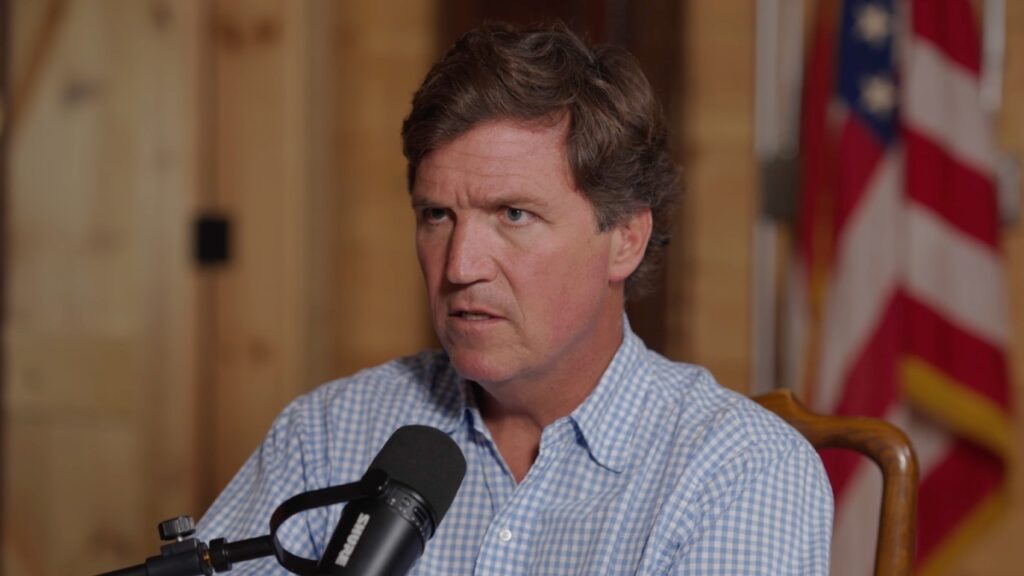 Tucker Carlson afirma que Trump é 'hostil ao cristianismo tradicional' e acredita no sobrenatural