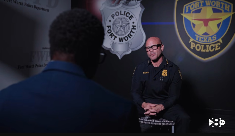 Chefe de polícia promete ‘prestação de contas’ para policiais do Texas