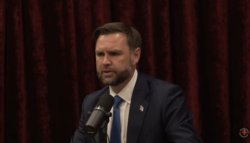 JD Vance rejeita argumentos contra a lei dos Dez Mandamentos do Texas