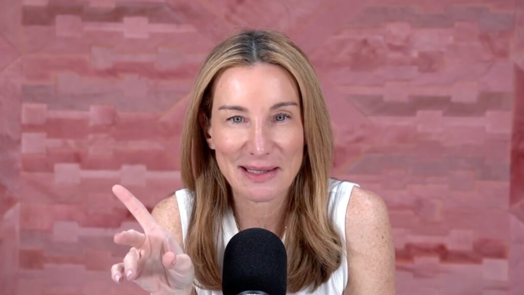 Jennifer Welch redobra as críticas ao ensino doméstico