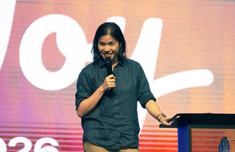 Missionária de Cingapura inspira jovens em Manila: Deus como companheiro