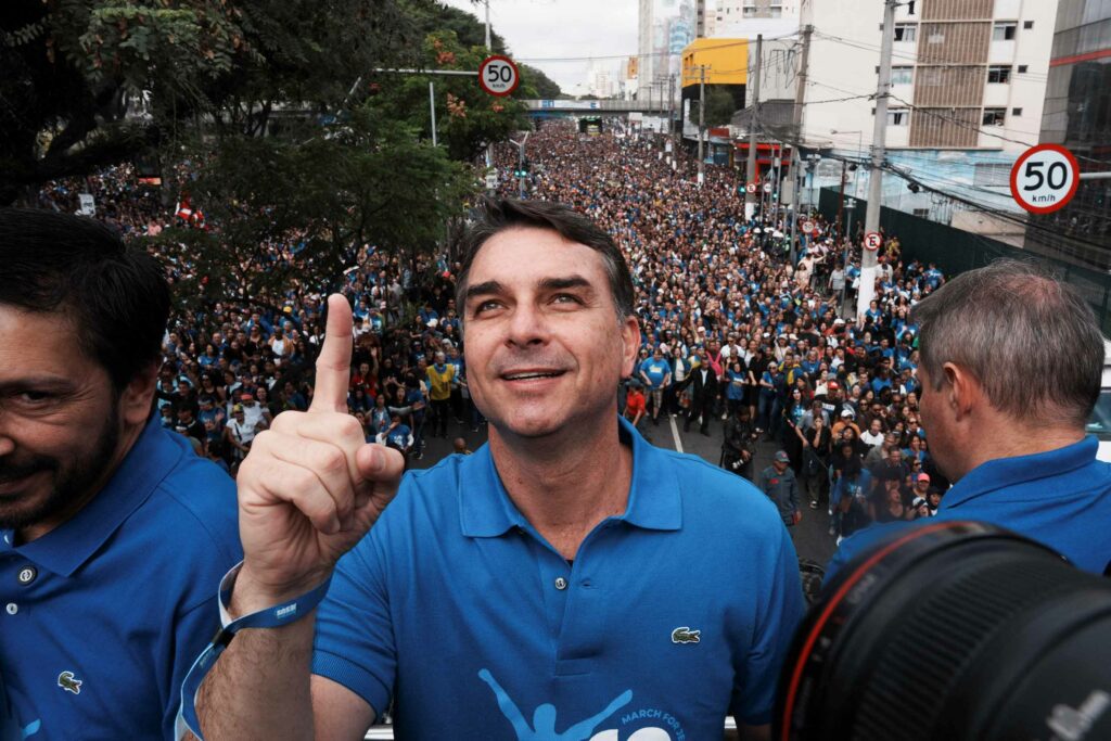PL marca convenção em SP para lançar Flávio à presidência