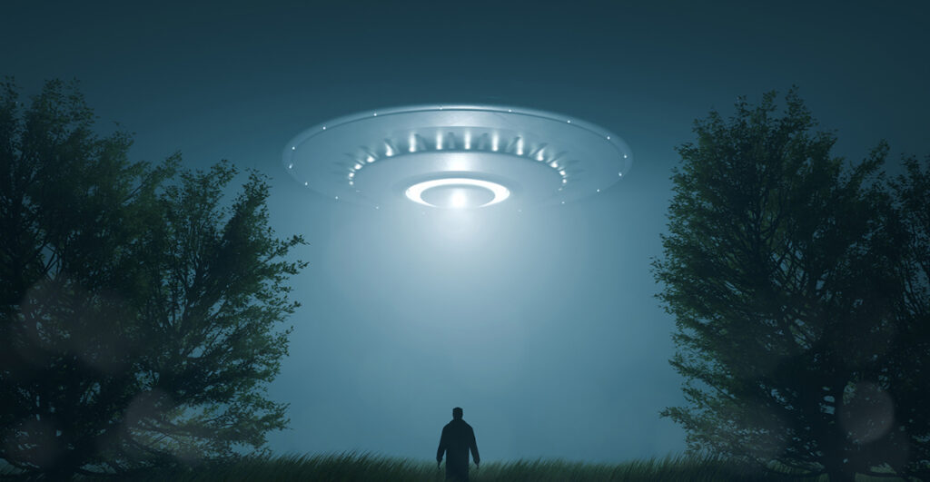 Por que os alienígenas parecem odiar o Cristianismo?