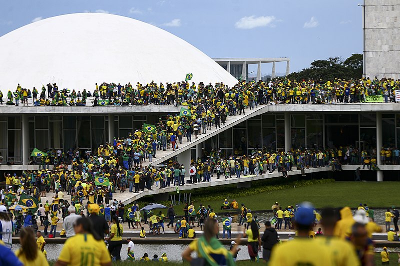 Relatório revela abusos a presos do 8 de janeiro