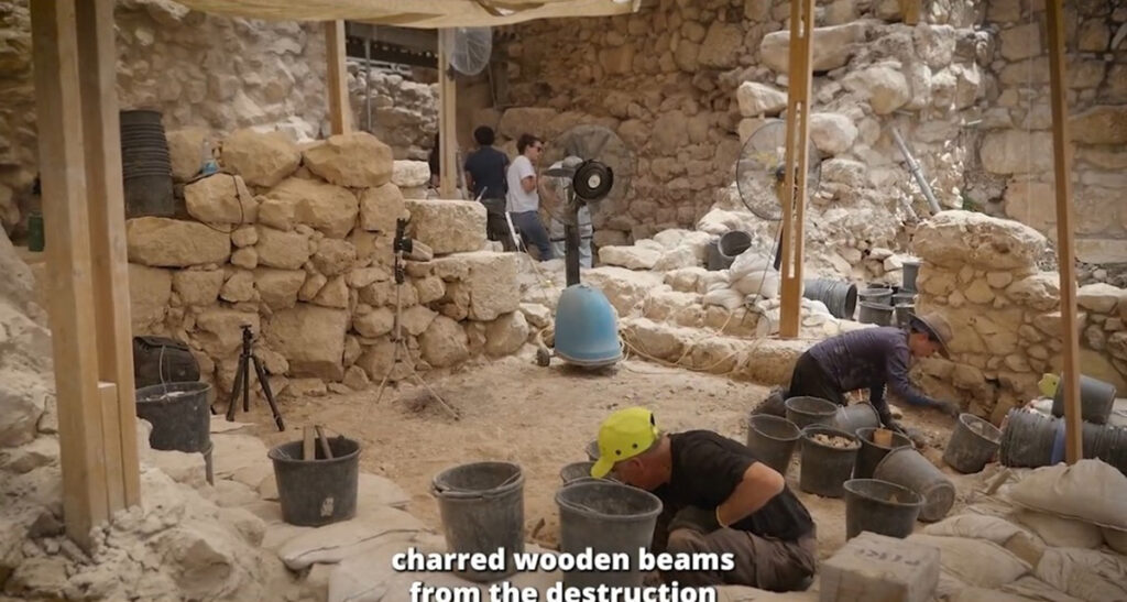 Restos carbonizados do Templo de Salomão são descobertos em Jerusalém