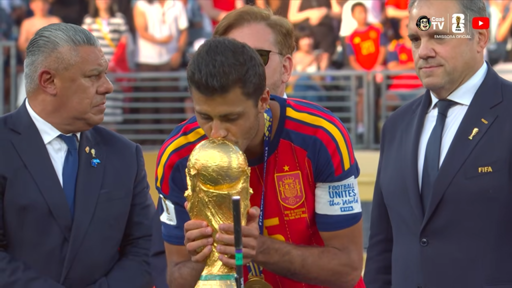 Rodri celebra vitória na Copa do Mundo e agradece a Deus